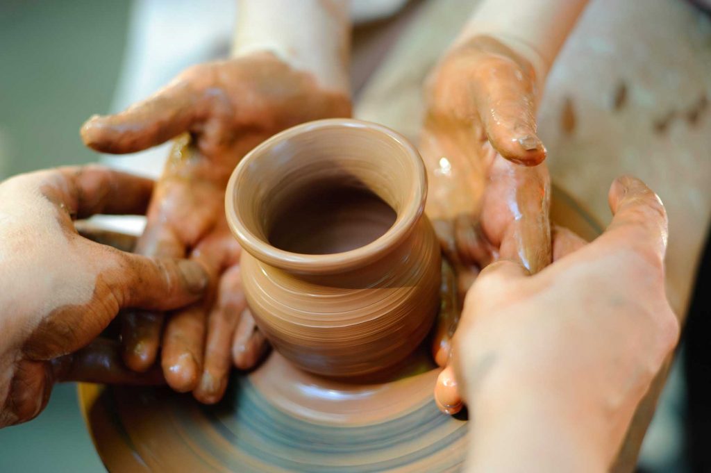 Ceramic workshops for kids in Rome