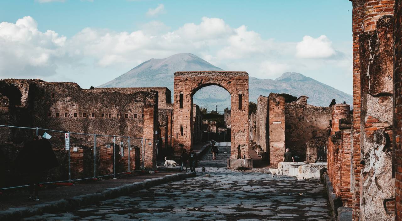 The best way to get from Rome to Pompeii 2024 Rome Tours for Kids
