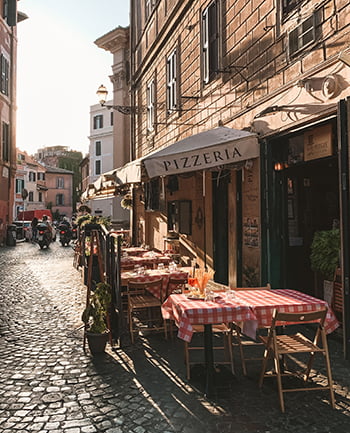 Family with kids in Trastevere